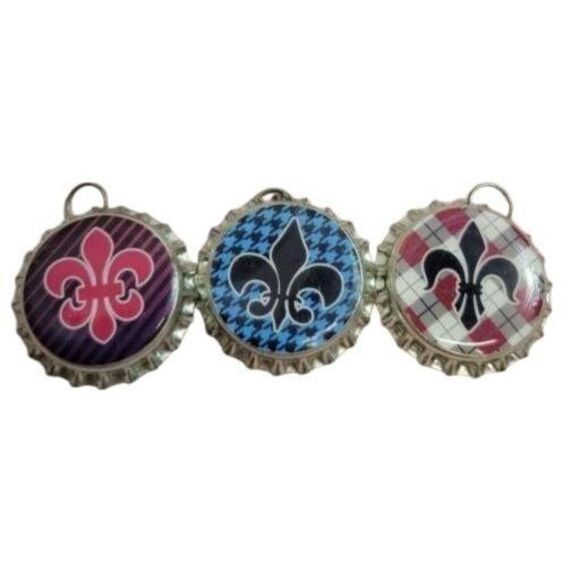 Fluer-de-lis bottle cap charms - Picture 1 of 1
